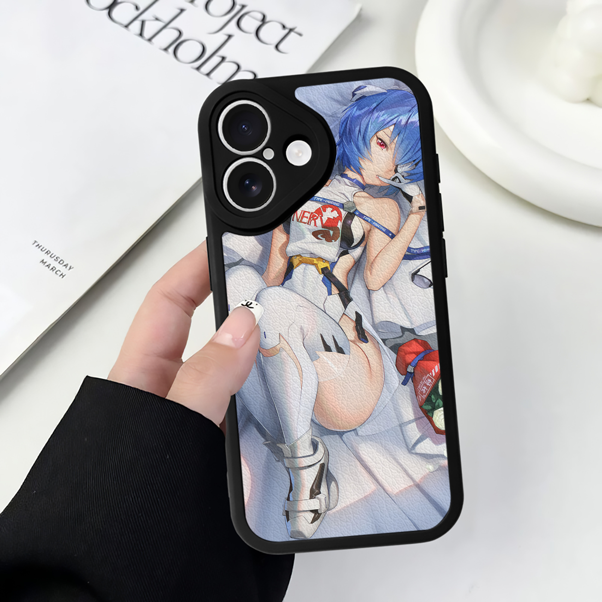（画像用） EVA 新世紀エヴァンゲリオン 【iPhone 16シリーズ対応】シリコンスマホケース（レザー調） 材質：シリコン